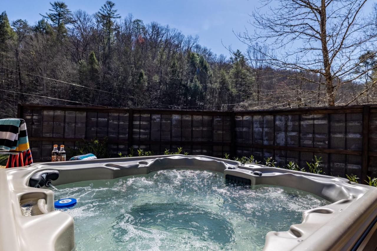 New Rustic Luxe Cabin Billiards Spa Near Gsmnp Townsend Zewnętrze zdjęcie