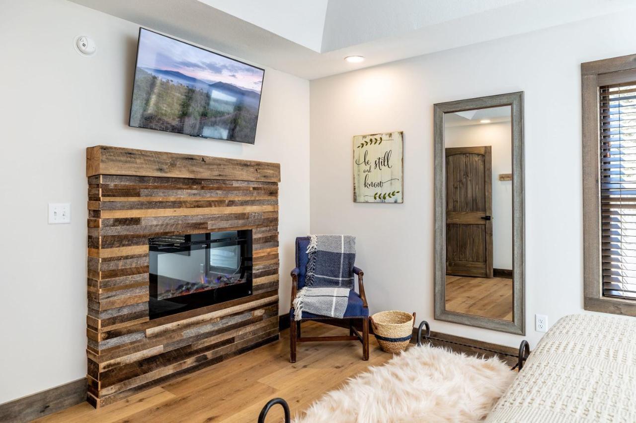 New Rustic Luxe Cabin Billiards Spa Near Gsmnp Townsend Zewnętrze zdjęcie